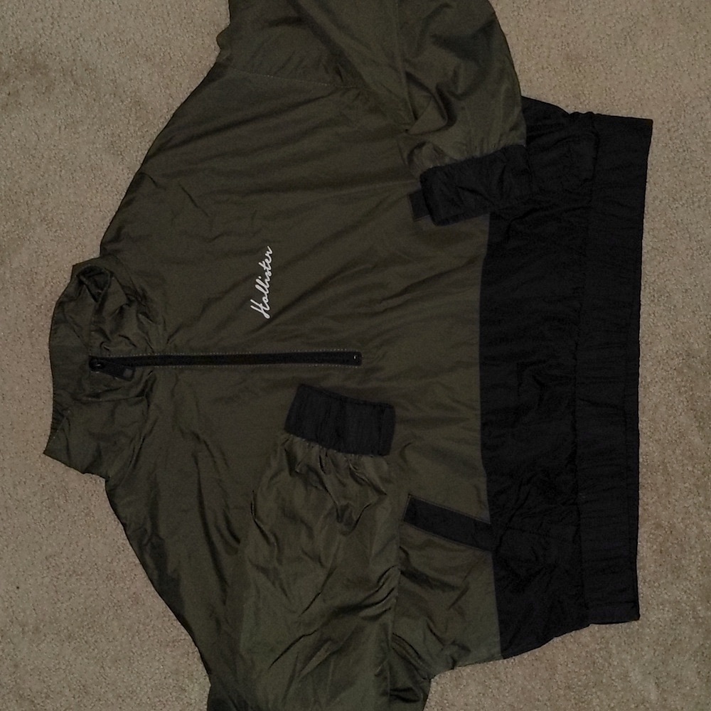 Hollister M cropped sweatshirt lined jacket